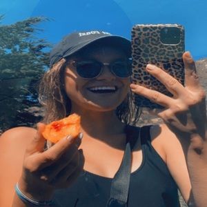 Meet your Posher, Eliza